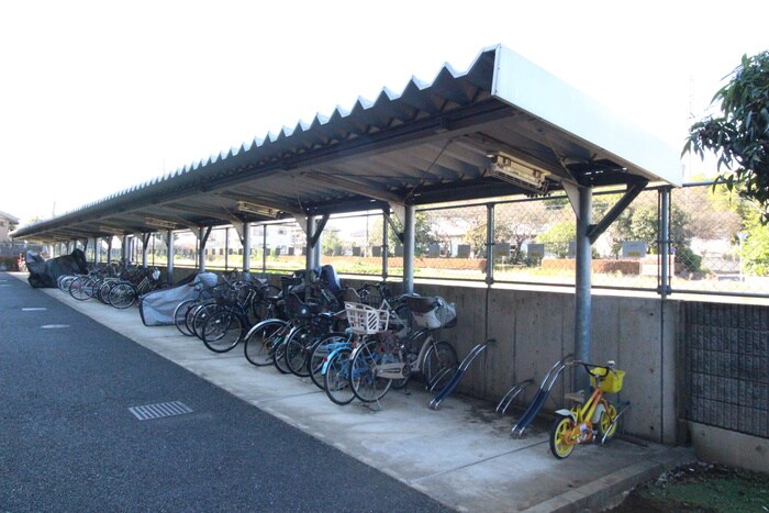 物件外観写真4　(駐輪場)