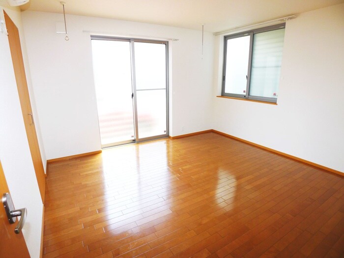 物件内観写真4　(居室)