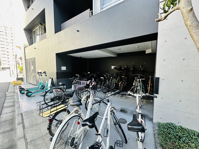 物件外観写真5　(駐輪場)