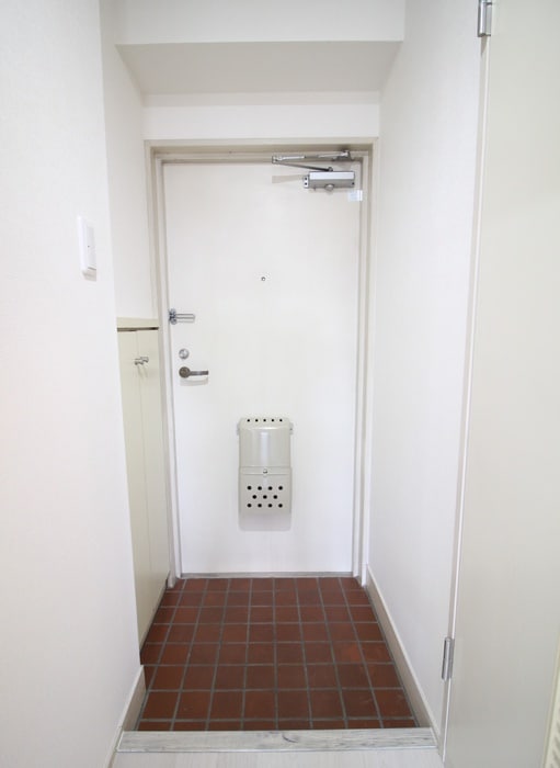物件内観写真16　(玄関)