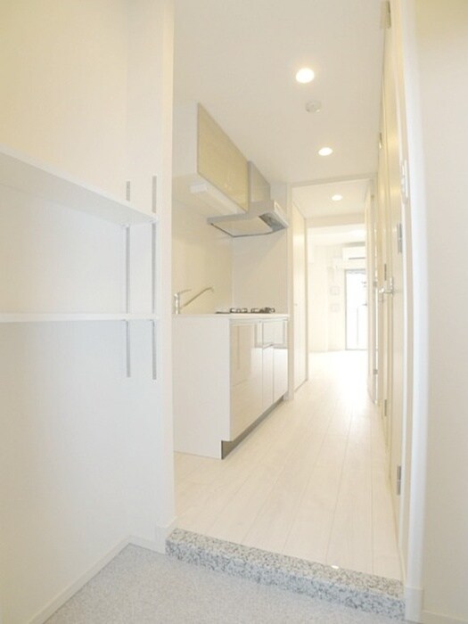 物件内観写真7　(玄関)