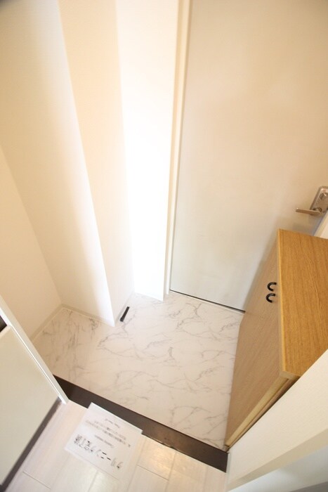 物件内観写真7　(玄関)