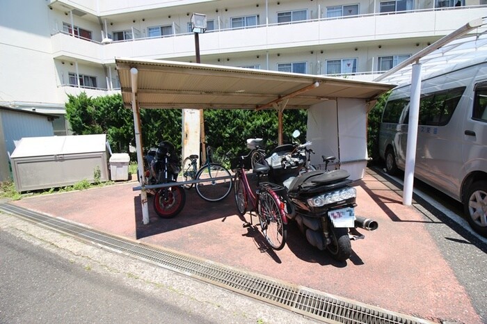 物件外観写真4　(駐輪場)