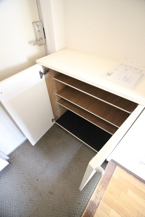 物件内観写真16　(靴箱)