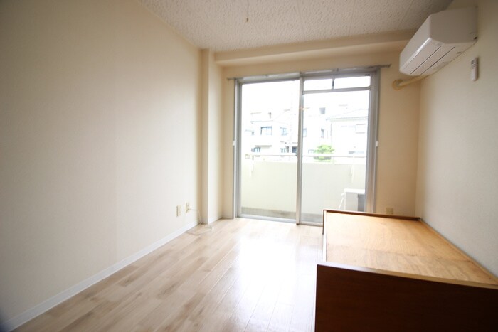 物件内観写真18　(居室)