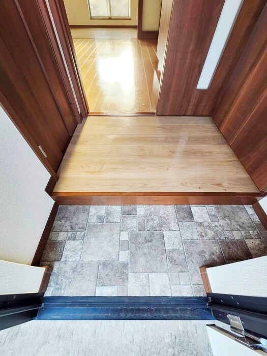 物件内観写真17　(玄関)