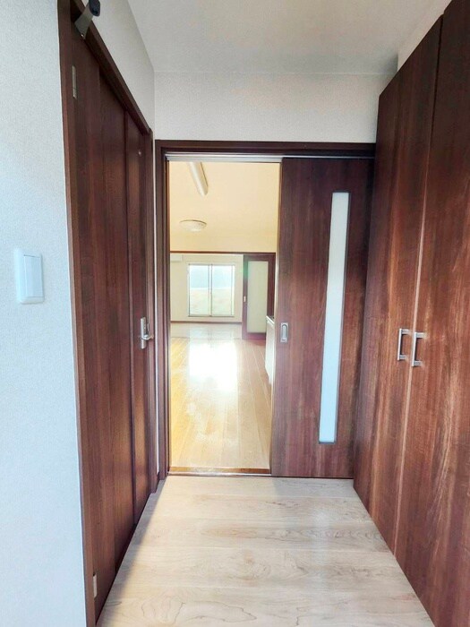 物件内観写真18　(廊下)