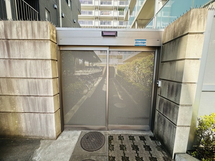 物件外観写真5　(駐輪場)