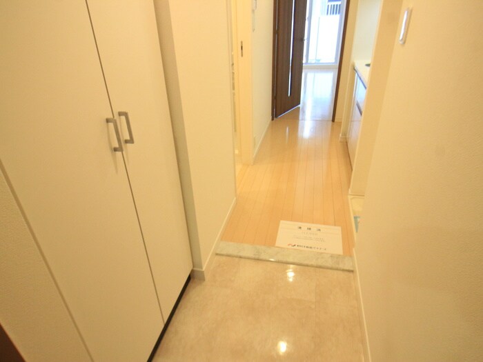 物件内観写真15　(玄関)