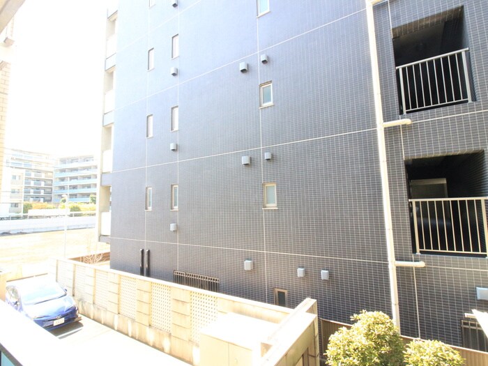 物件内観写真16　(室内からの展望)