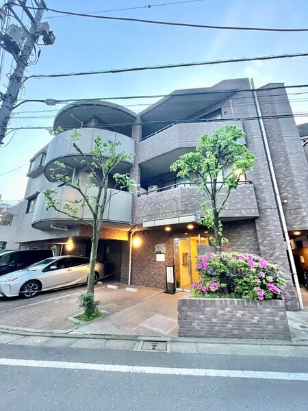 菱和ﾊﾟﾚｽ立教大学前国際ﾊｲﾑ(101)外観写真