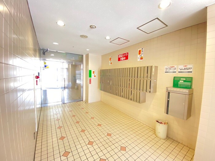 物件外観写真5　(エントランス部分)