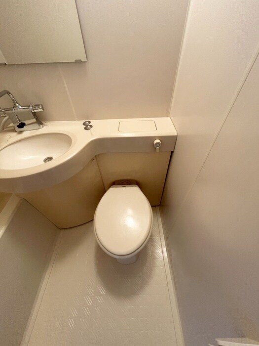 物件内観写真13　(トイレ)