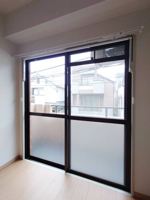 物件内観写真11　(室内からの展望)