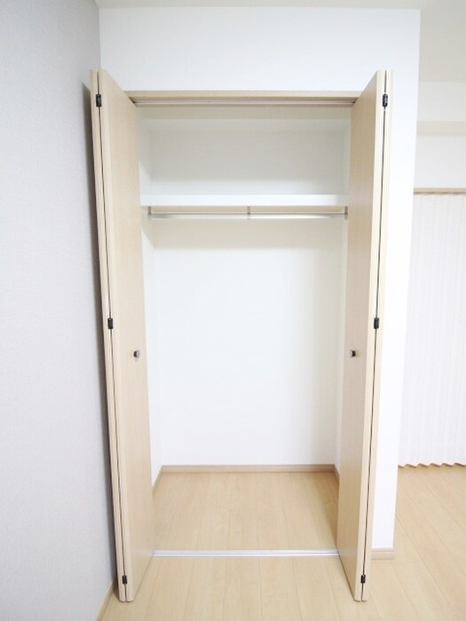 物件内観写真12　(収納)