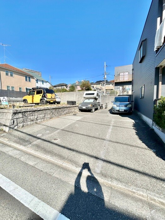 物件外観写真4　(駐車場)