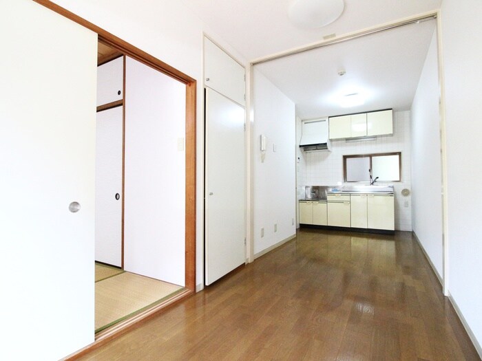 物件内観写真10　(居室)