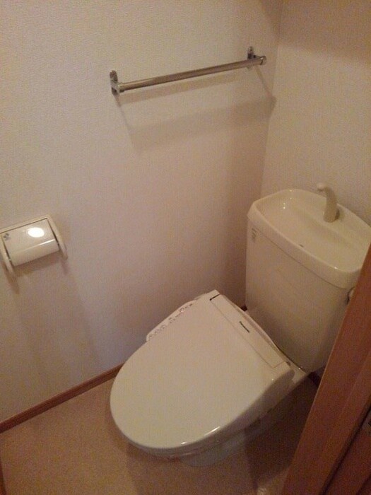 物件内観写真10　(トイレ)