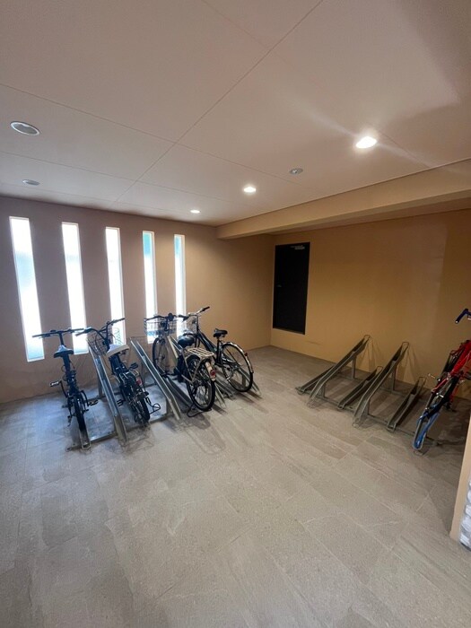 物件外観写真6　(駐輪場)