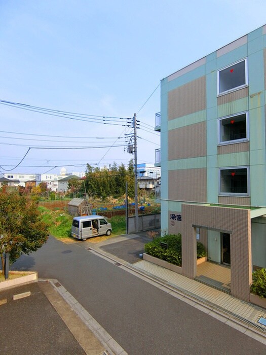 物件内観写真7　(室内からの展望)