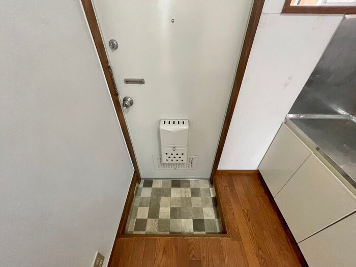 物件内観写真16　(玄関)