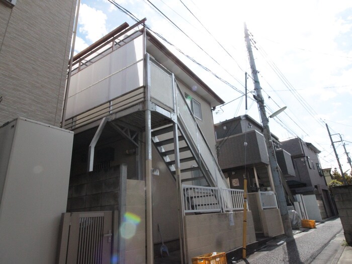 物件外観写真2　(エントランス部分)