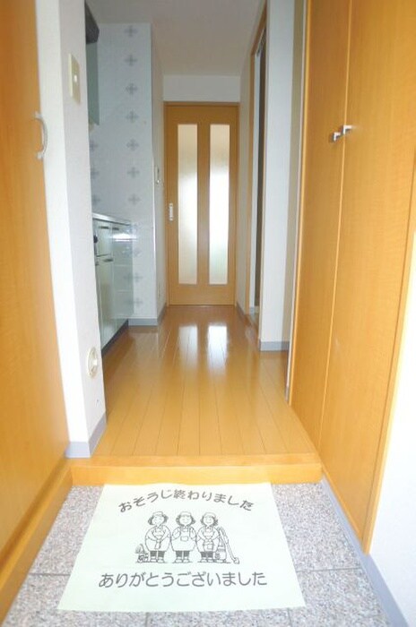 物件内観写真7　(玄関)