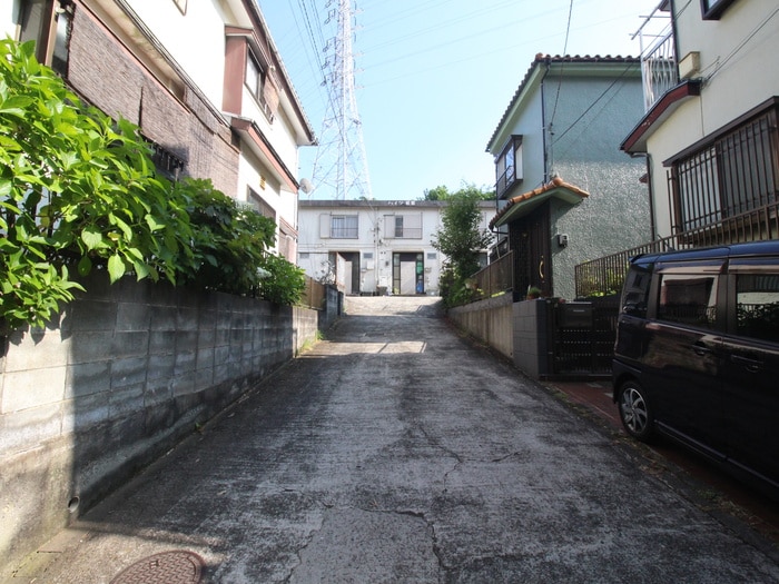 物件外観写真6　(エントランス部分)