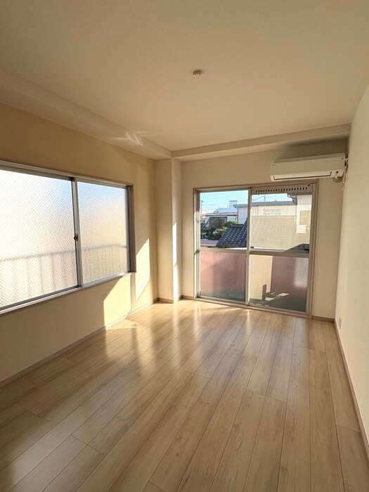 物件内観写真3　(居室)