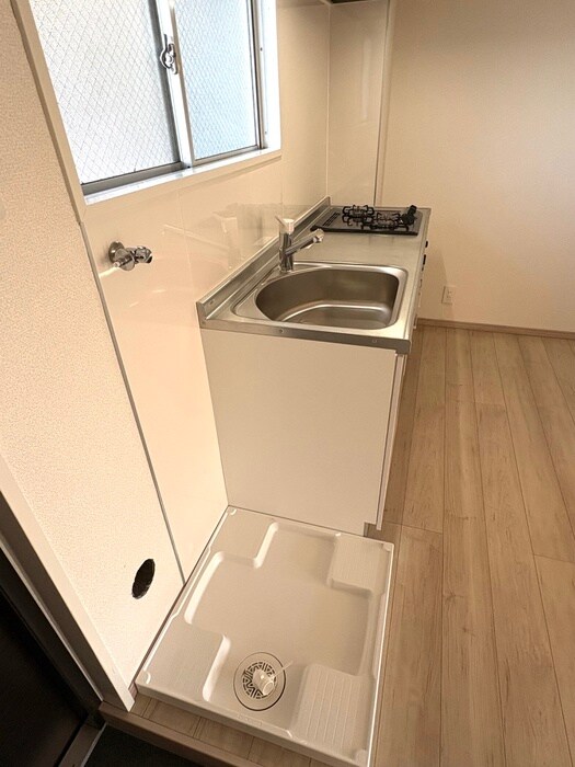 物件内観写真8　(洗濯機置場)