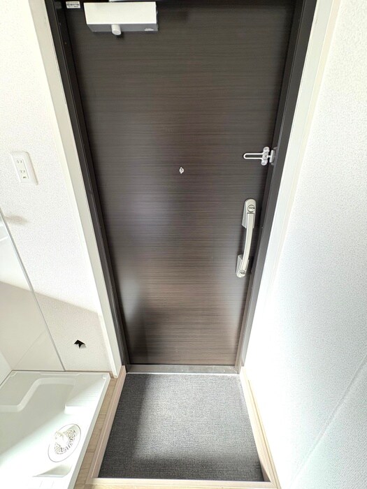 物件内観写真12　(玄関)