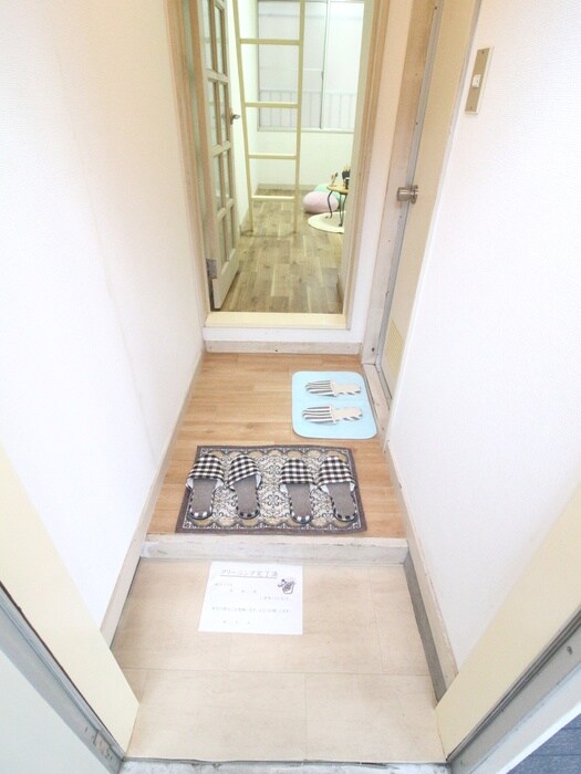 物件内観写真13　(玄関)