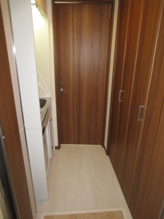 物件内観写真7　(玄関)