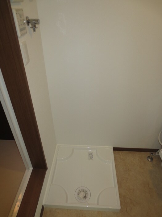 物件内観写真12　(洗濯機置場)