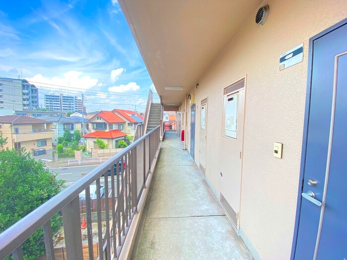 物件外観写真6　(エントランス部分)