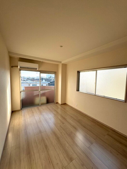 物件内観写真4　(居室)