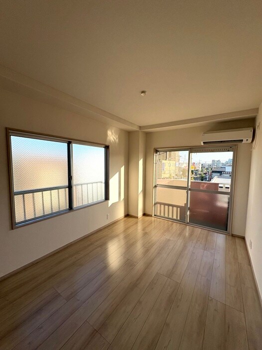 物件内観写真4　(居室)