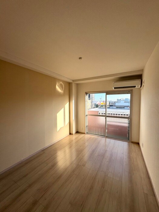 物件内観写真4　(居室)