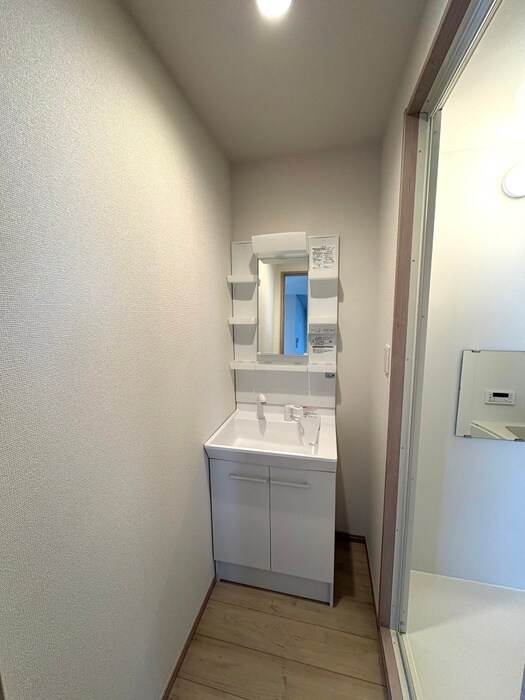 物件内観写真8　(洗面)