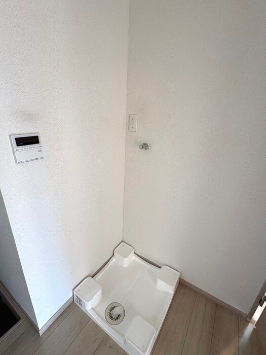 物件内観写真10　(洗濯機置場)