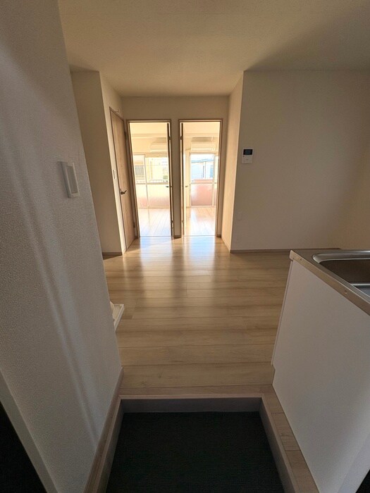 物件内観写真12　(玄関)