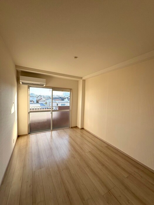 物件内観写真16　(居室)