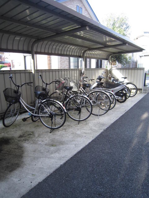 物件外観写真3　(駐輪場)