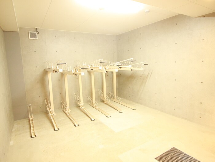 物件外観写真6　(駐輪場)