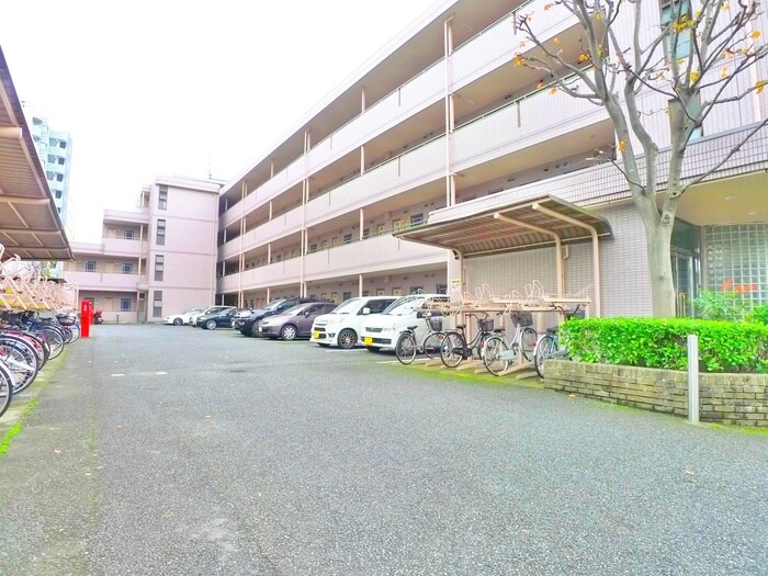 物件外観写真2　(駐車場)