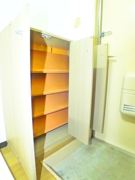 物件内観写真8　(靴箱)