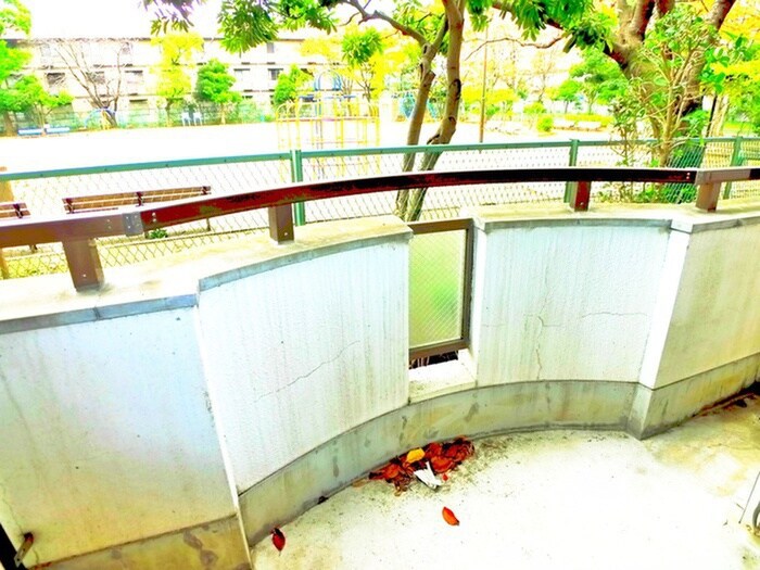 物件内観写真20　(室内からの展望)