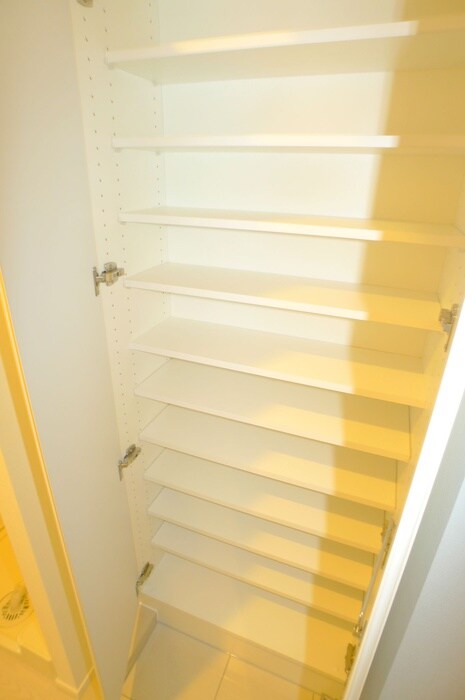 物件内観写真15　(靴箱)