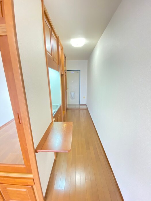 物件内観写真10　(廊下)