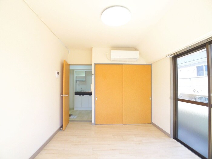 物件内観写真8　(居室)